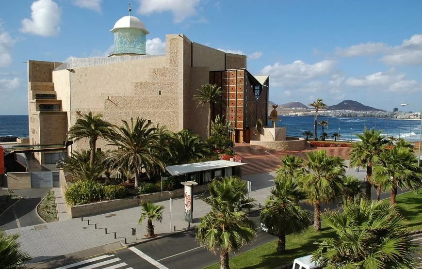 1200px-Auditorio_alfredo_kraus_las_palmas_de_gran_canaria-2-870x555.jpg